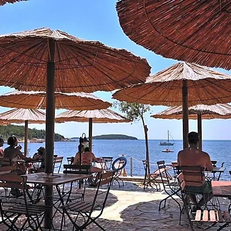 Mobile Homes Comfort Capri Bijela Uvala Hotel 4*