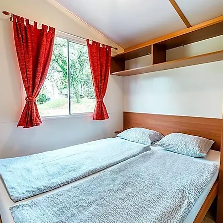 Mobile Homes Comfort Capri Bijela Uvala Hotel 4*