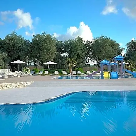 Hotel Mobile Homes Comfort Capri Bijela Uvala 4*